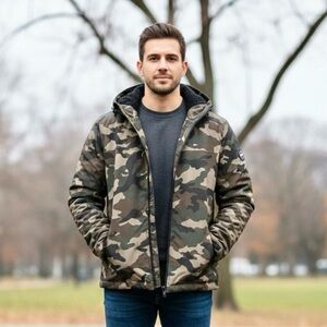 Tommy Hilfiger Men’s Sherpa Lined Softshell Hooded Camo Jacket Size M Medium